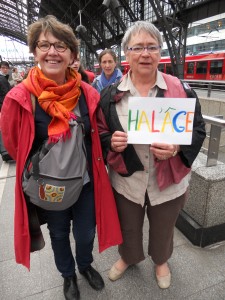 Hal'âge accueillie à la gare de Cologne